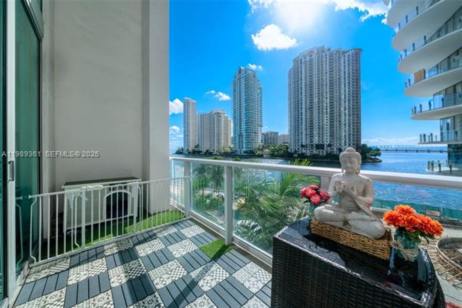 MIAMI Apartment: 300 S Biscayne Blvd # L-410