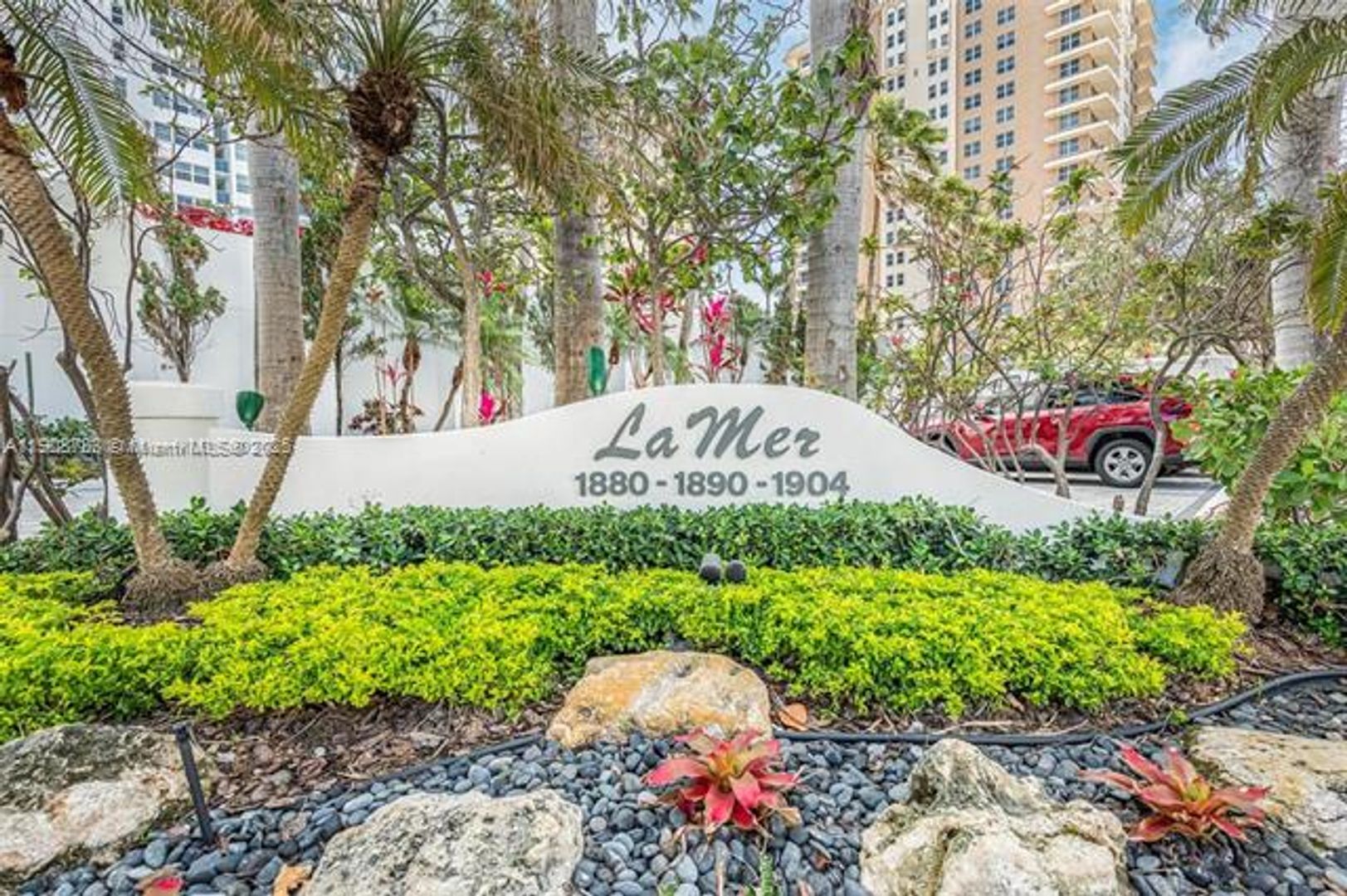 HALLANDALE BEACH Apartment: 1890 S Ocean Dr unit 607