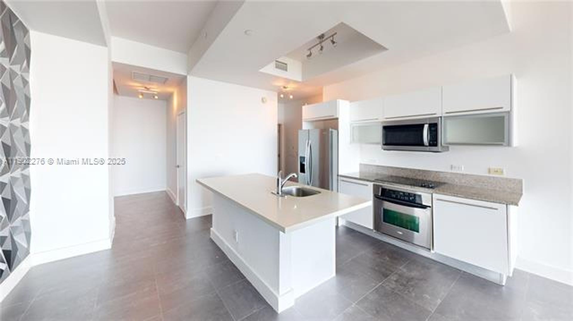 MIAMI Apartment: 888 Biscayne Blvd unit 4704