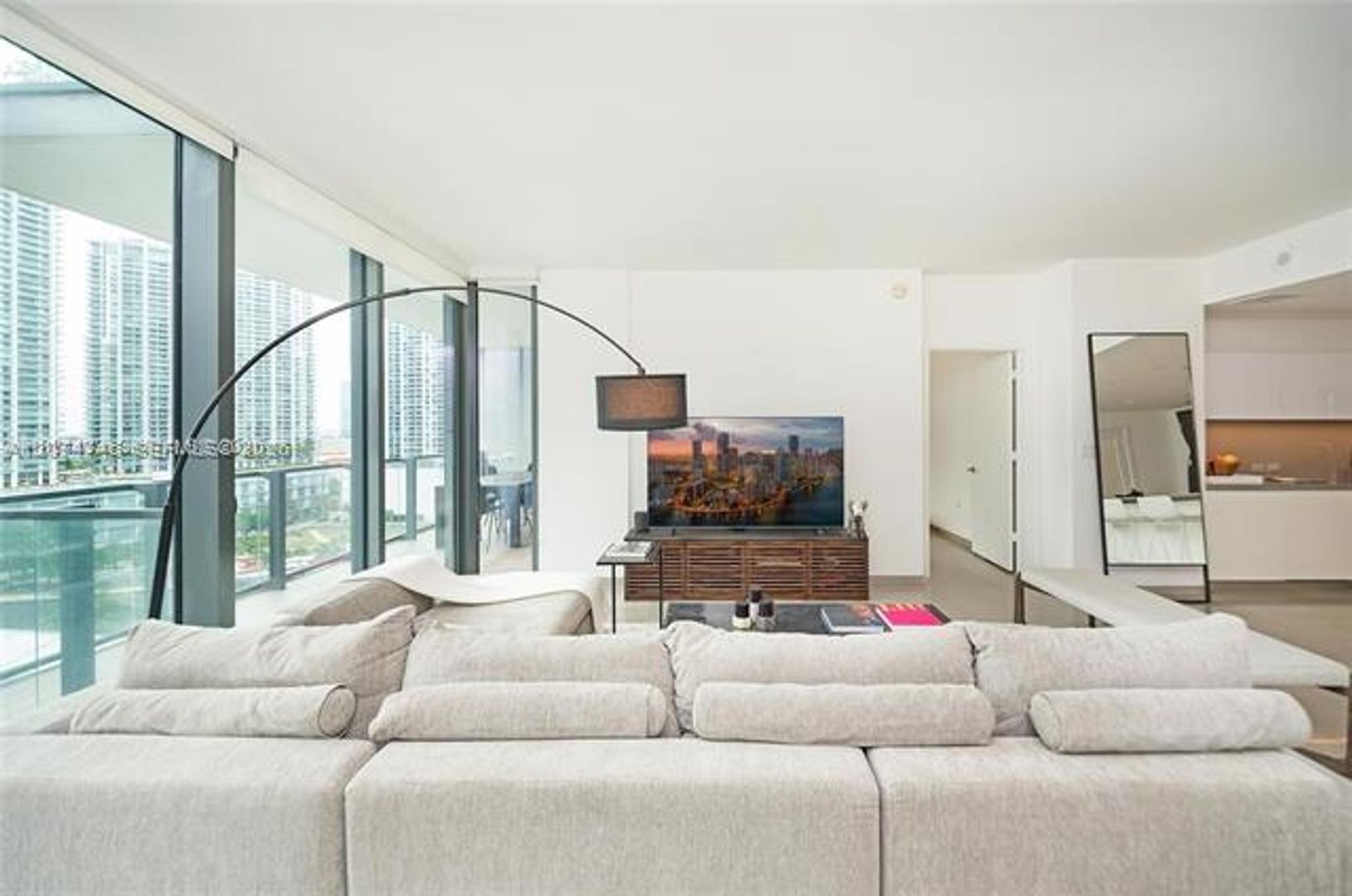 Miami Condo: 68 SE 6th St cu-1008