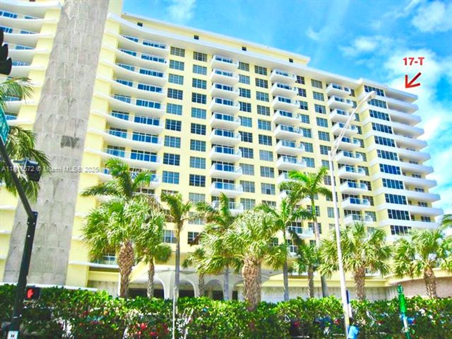 MIAMI BEACH Apartment: 5600 Collins Ave appt 17T