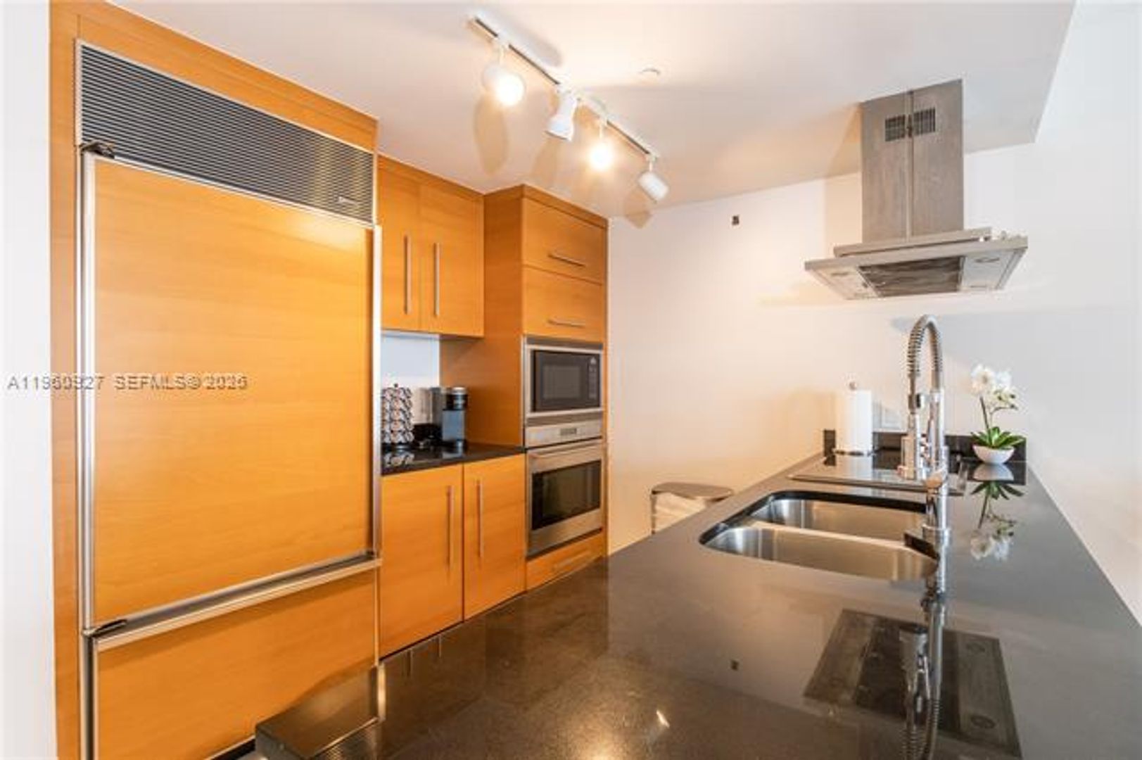 Miami Apartment: 485 Brickell Ave unit 3506