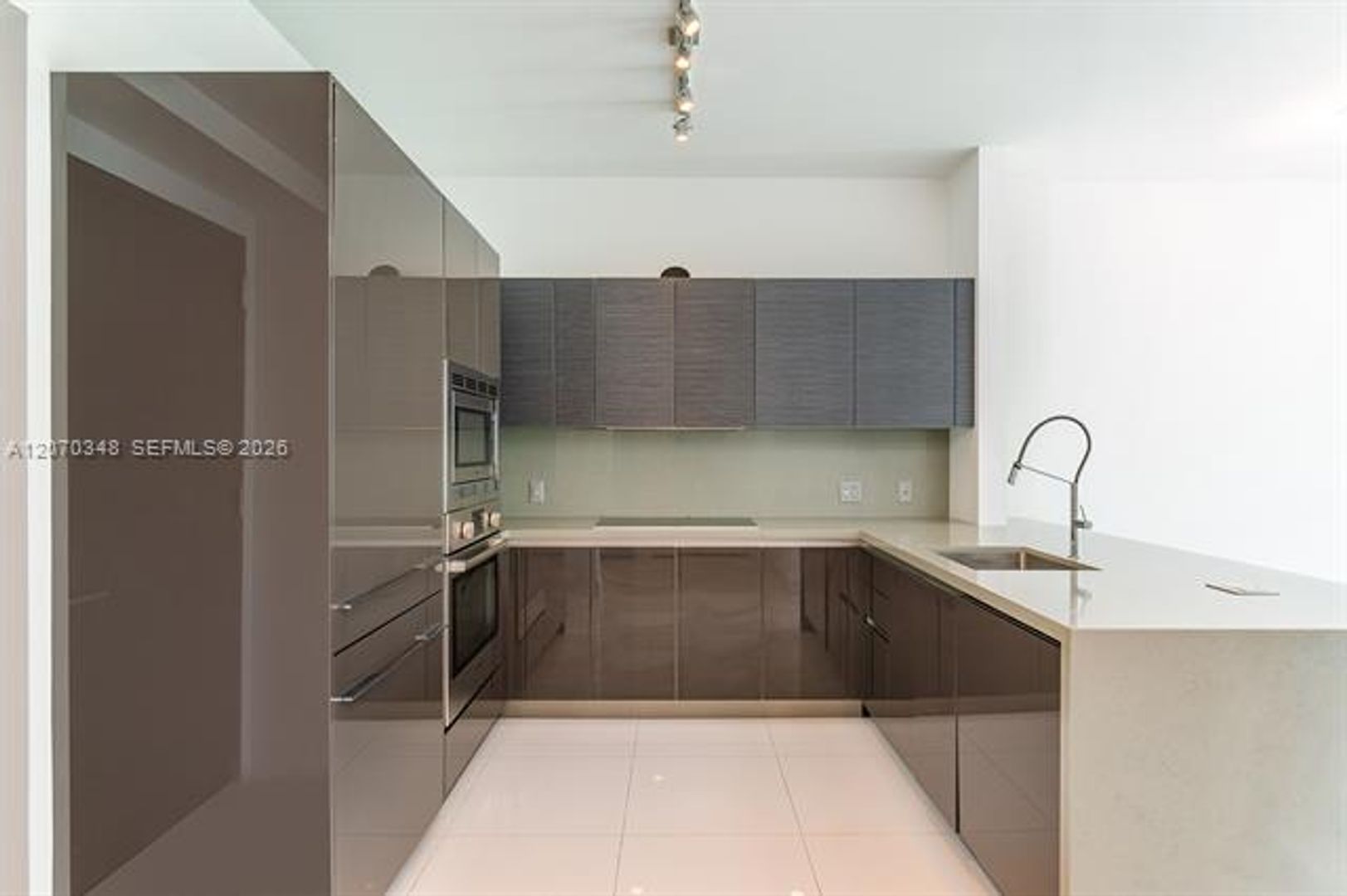 Miami Condo: 1080 Brickell Ave cu-3207