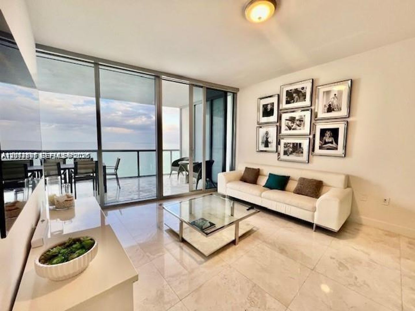 Sunny Isles Beach Condo: 17121 Collins Ave cu-1007