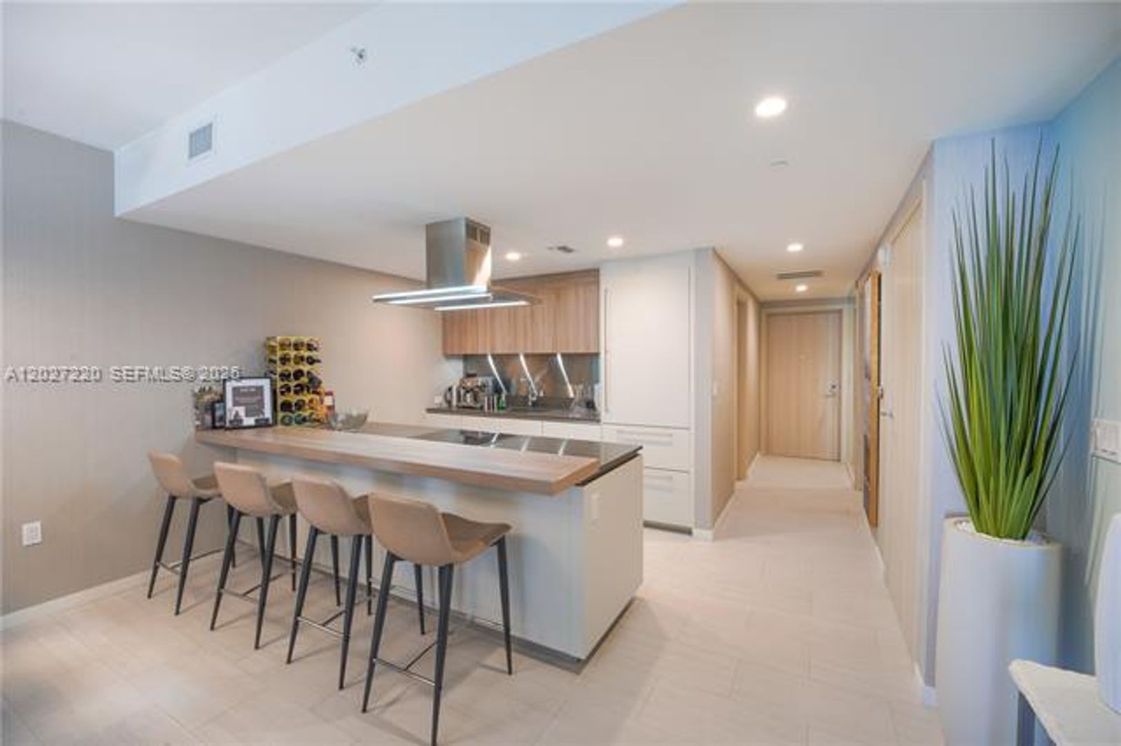 Miami Condo: 1000 Brickell Plz # 3705
