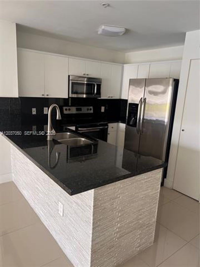 Doral Condo: 4370 NW 107th Ave # 202