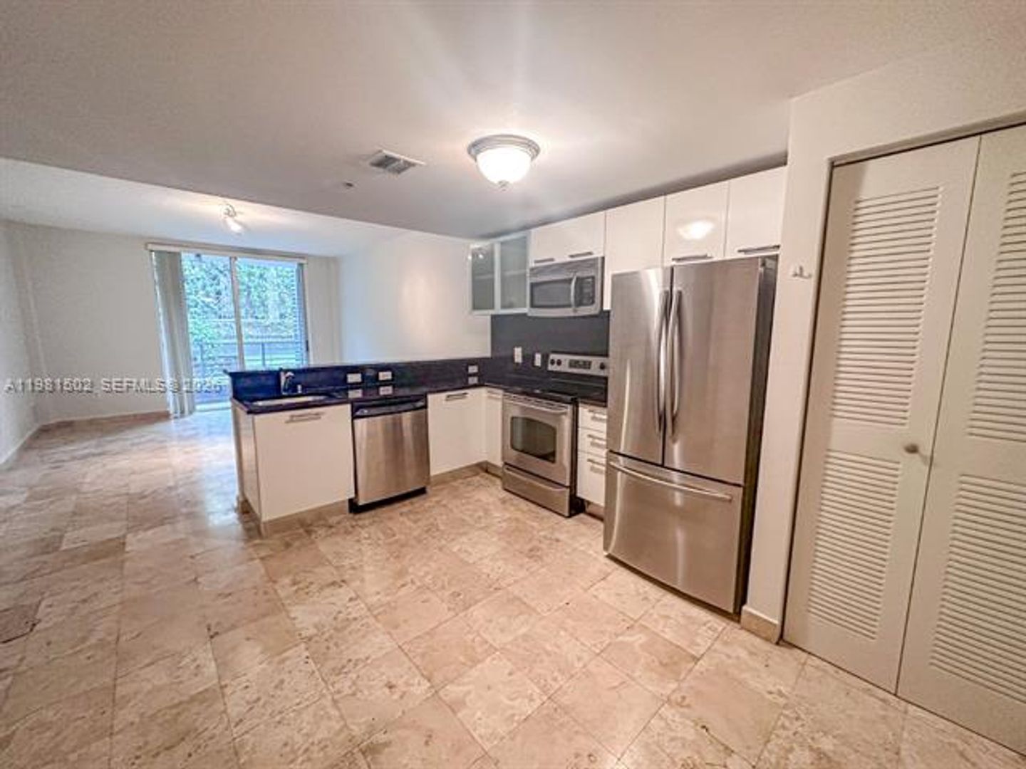 MIAMI Apartment: 3339 Virginia St # 304