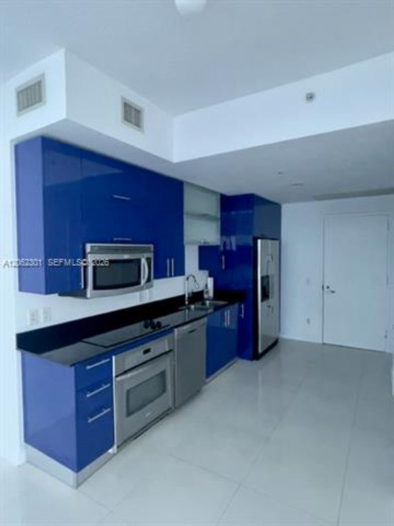 Miami Condo: 60 SW 13th St cu-3410