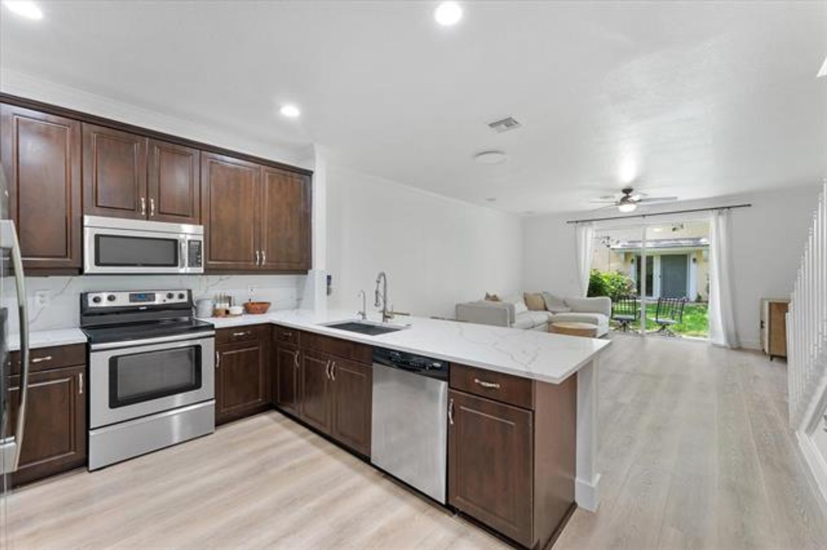 Davie Townhome: 7783 Deercreek Ct th 7783