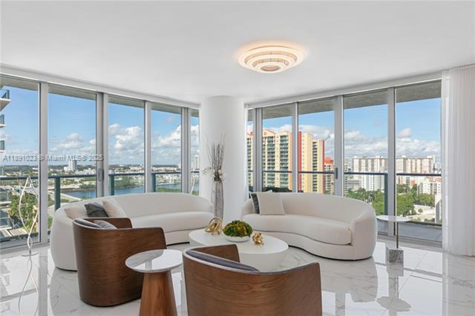 SUNNY ISLES BEACH Apartment: 300 Sunny Isles Blvd unit 4-1607