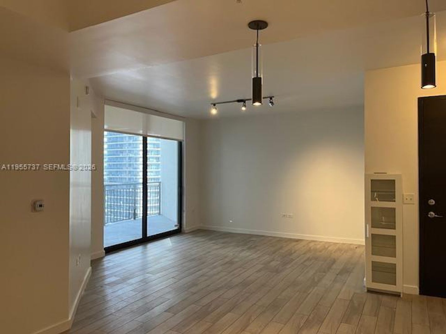 MIAMI Apartment: 999 SW 1st Ave # 2301