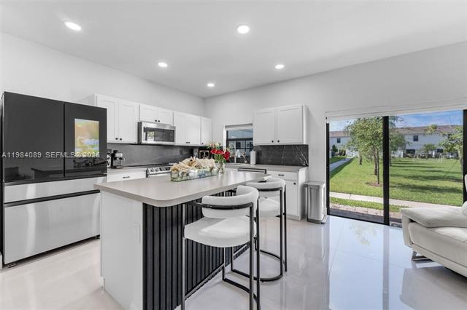 Florida City Townhome: 617 SW 11th St