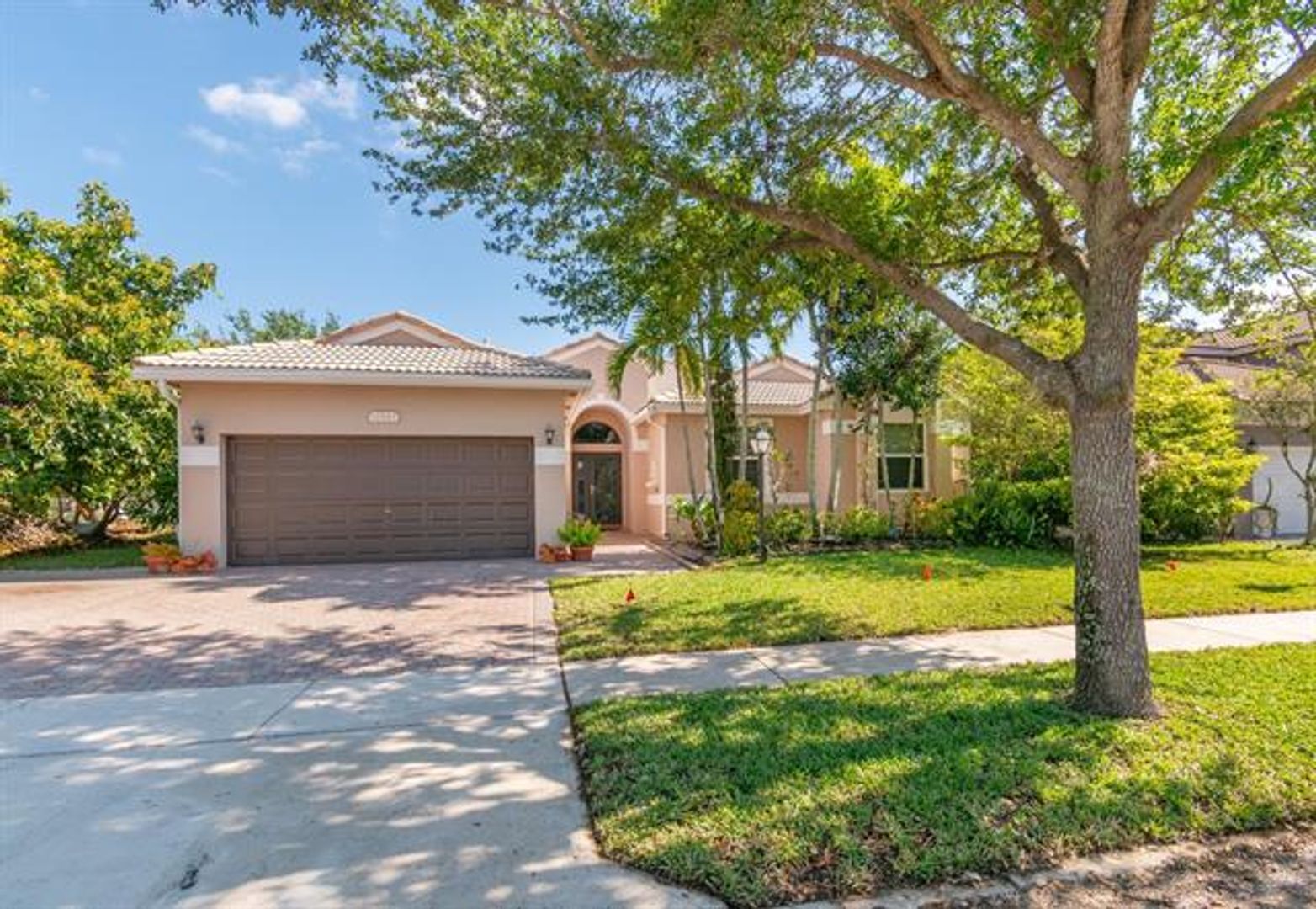 PEMBROKE PINES House: 12843 NW 18th Court Ct