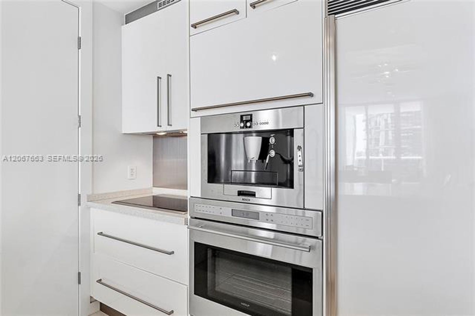 Sunny Isles Beach Condo: 15811 Collins Ave cu-902
