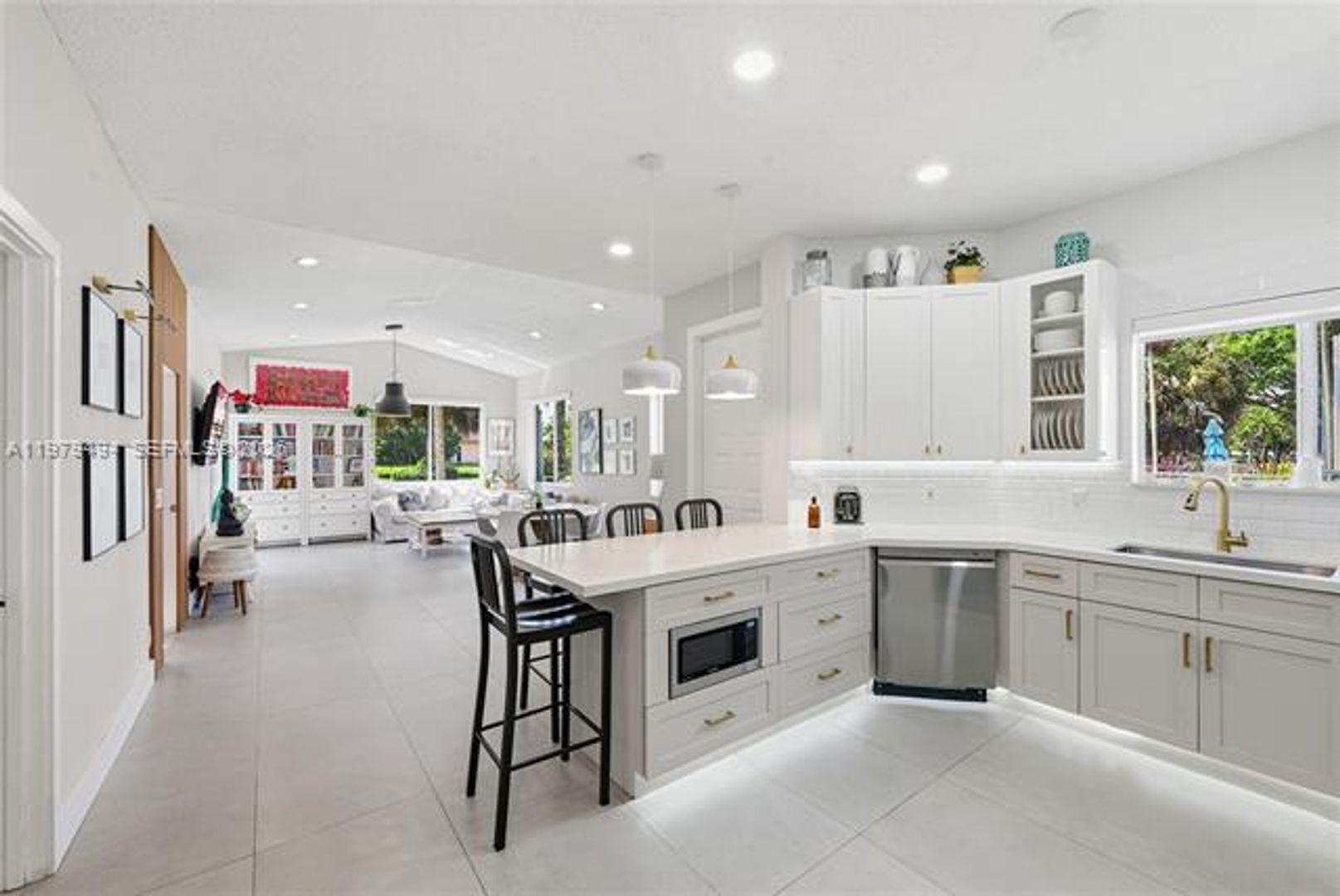 PEMBROKE PINES Townhome: 1166 SW 158th Way th 4-6