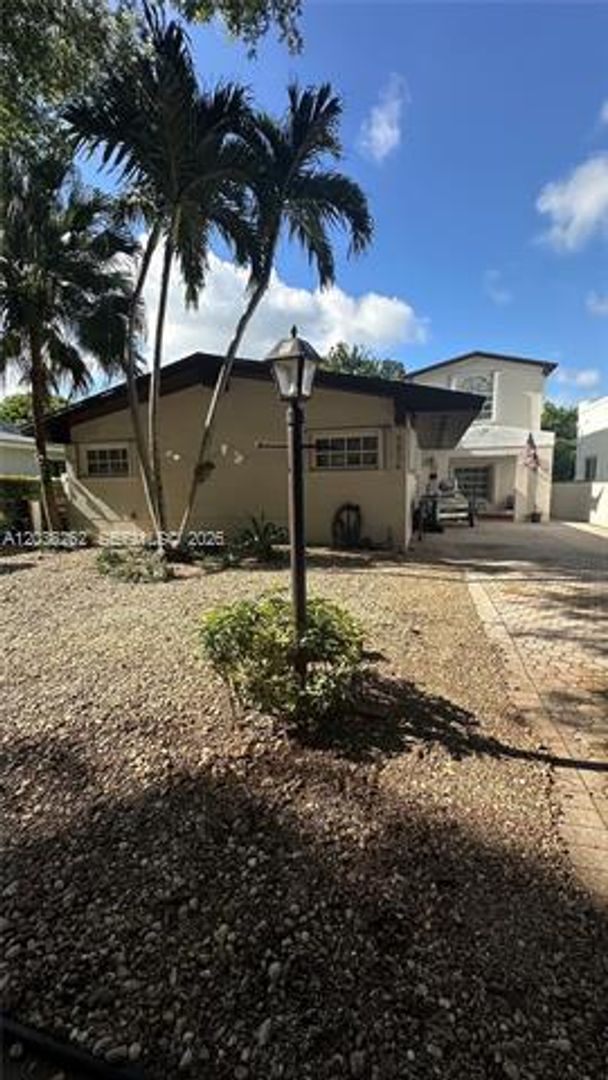Miami House: 5804 SW 35th St