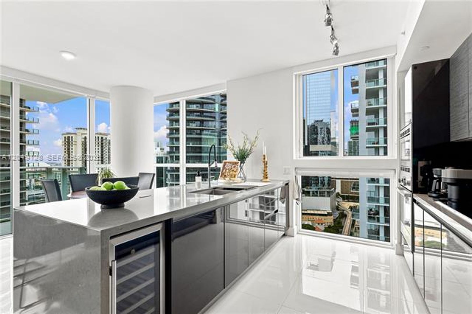Miami Condo: 1080 Brickell Ave cu-2609