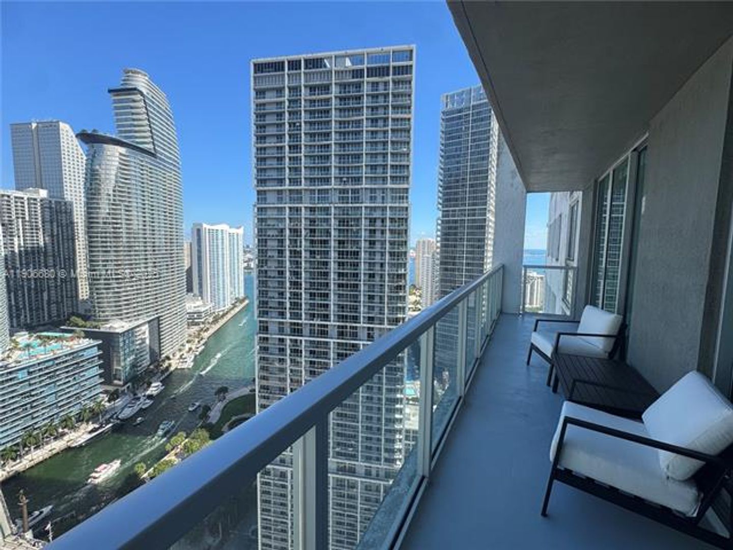 MIAMI Apartment: 500 Brickell Ave unit 3803