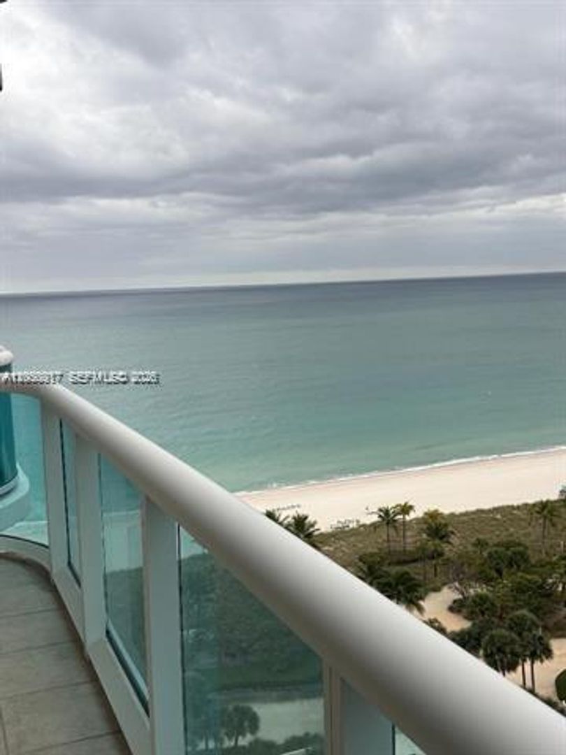 Bal Harbour Condo: 10101 Collins Ave # 15D