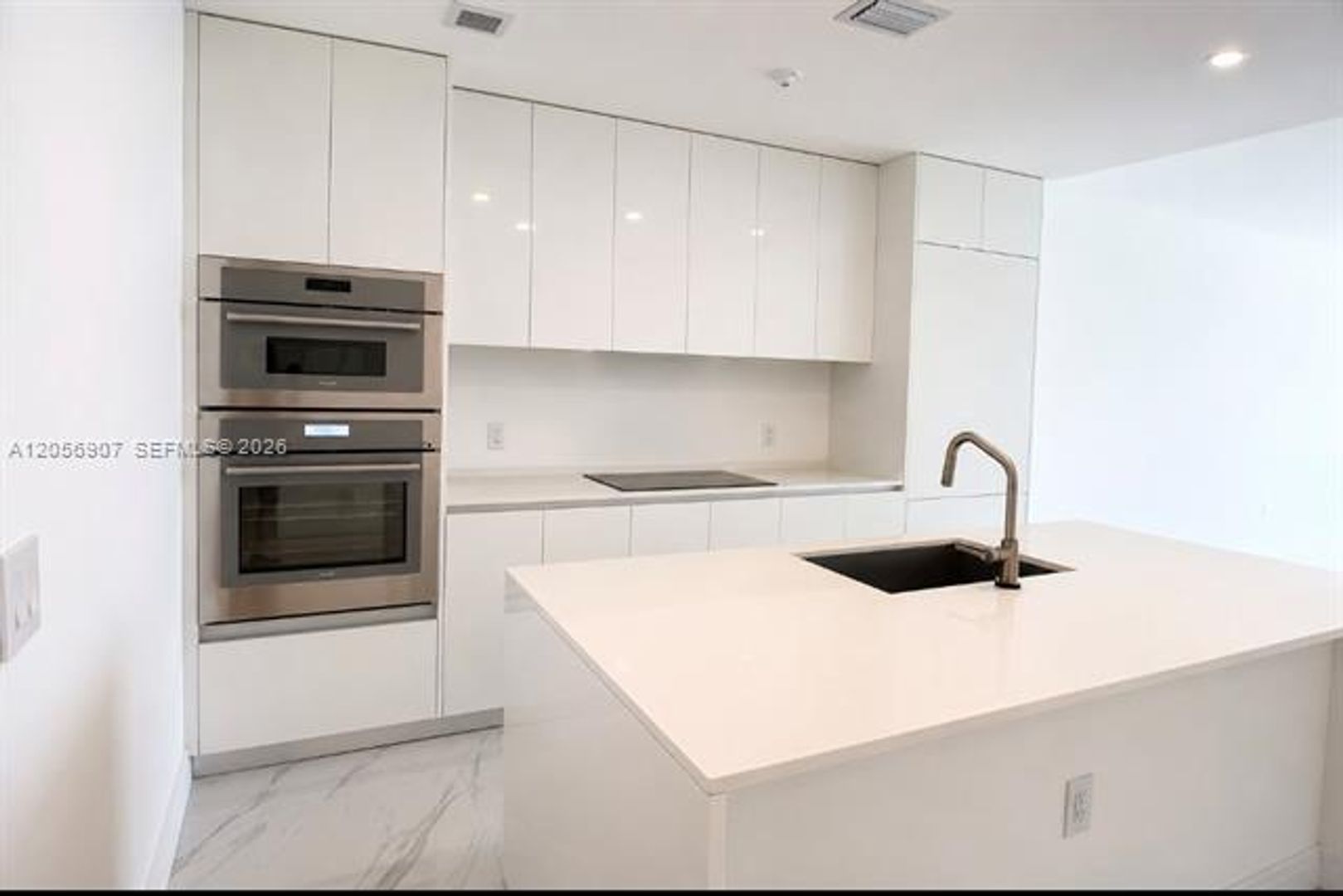 Miami Condo: 700 NE 24th St cu-1202
