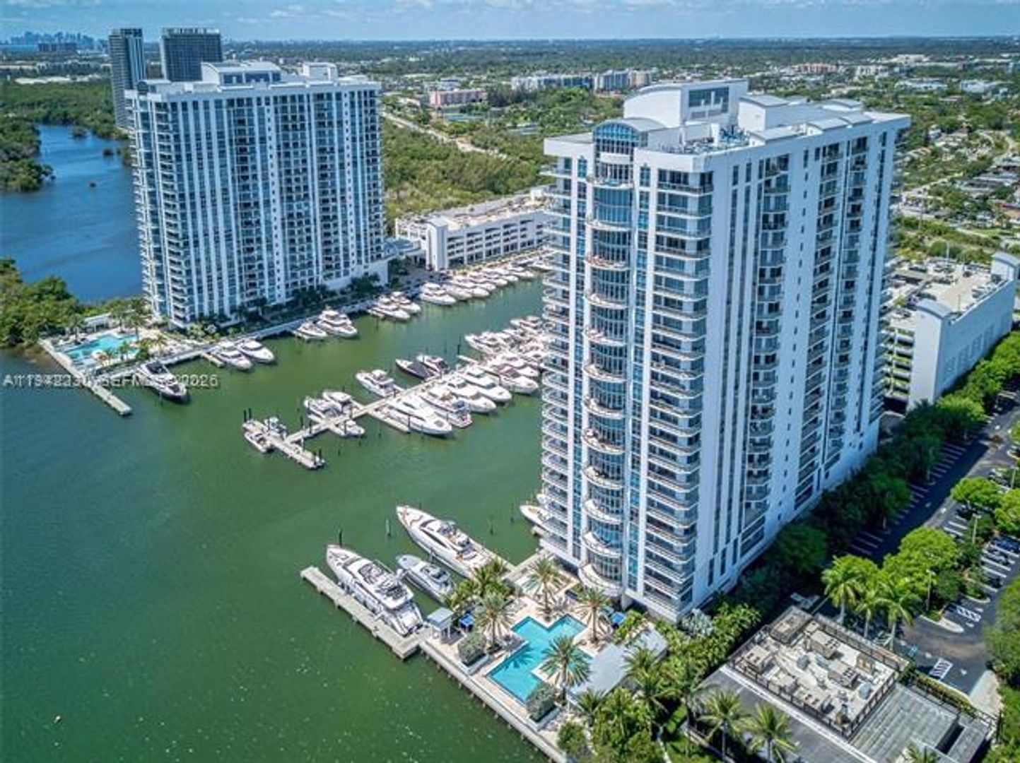 NORTH MIAMI BEACH Apartment: 17301 Biscayne Blvd unit 708