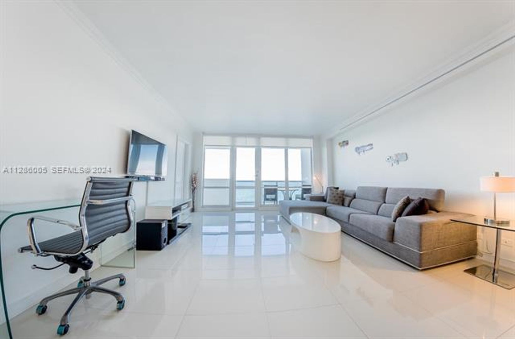 Miami Beach Condo: 5601 Collins Ave #1206