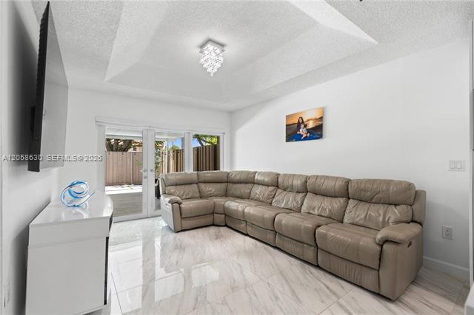 Cutler Bay House: 8842 SW 215th Ln # 0
