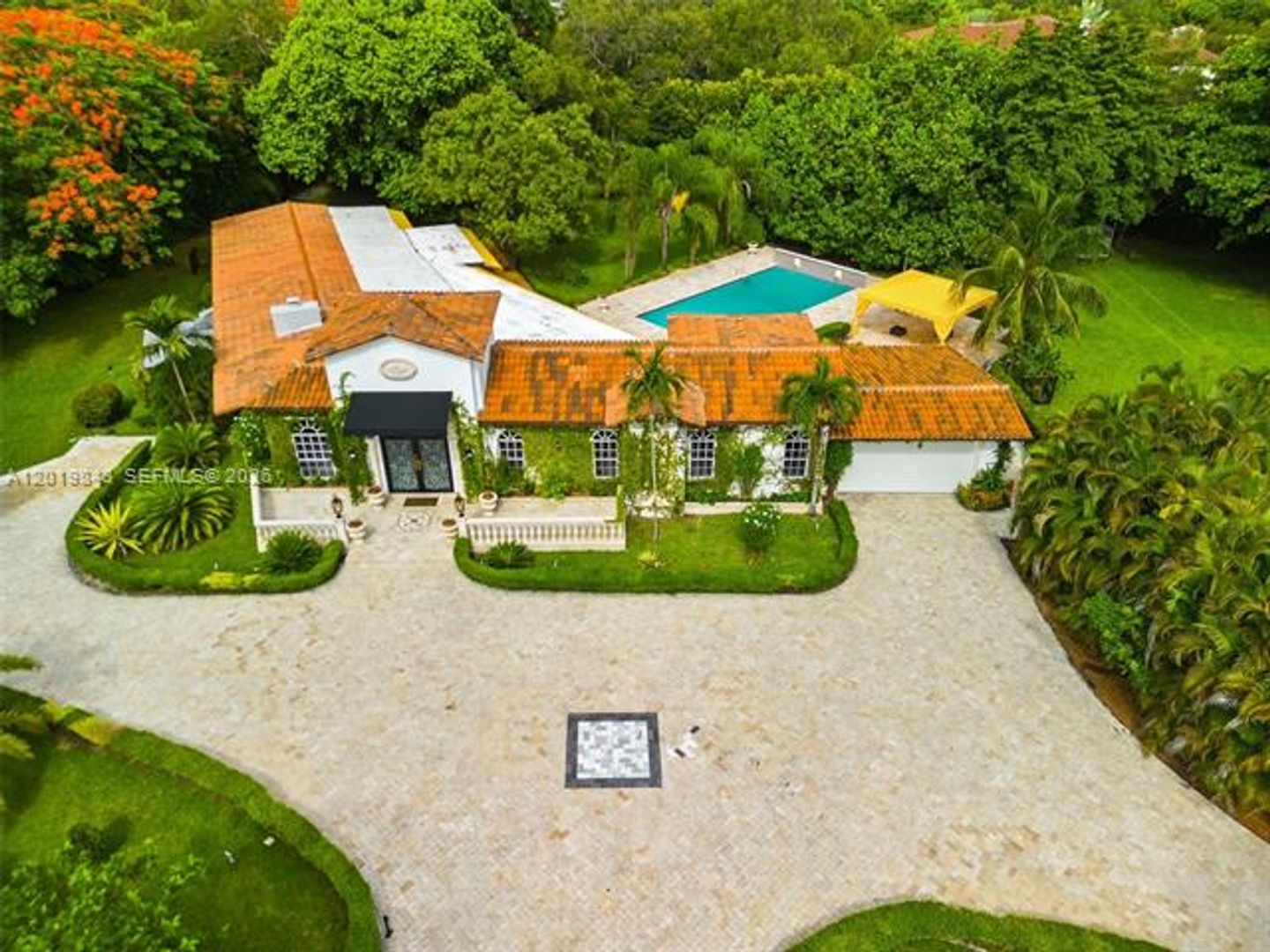 Pinecrest House: 12300 Old Cutler Rd