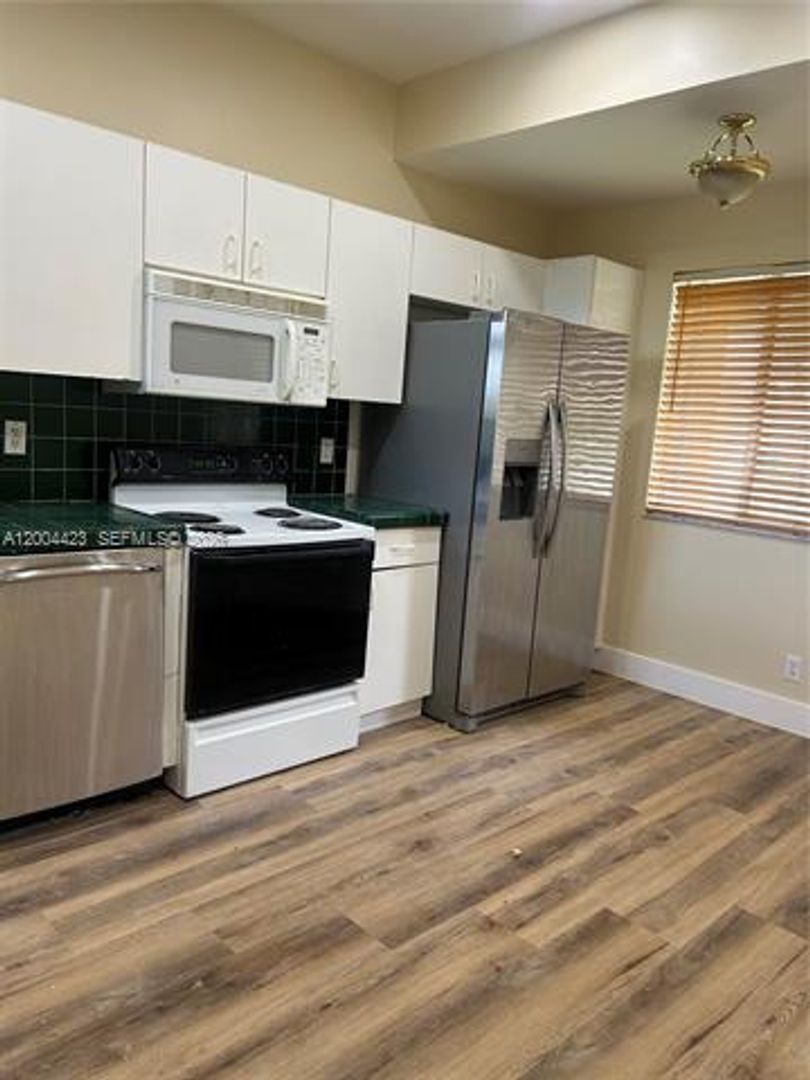 Pembroke Pines Townhome: 15851 SW 10th St th 15851
