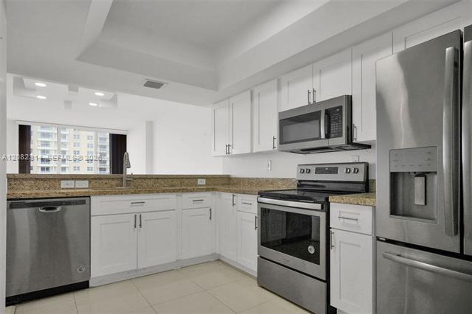 Miami Condo: 520 Brickell Key Dr cu-A1007