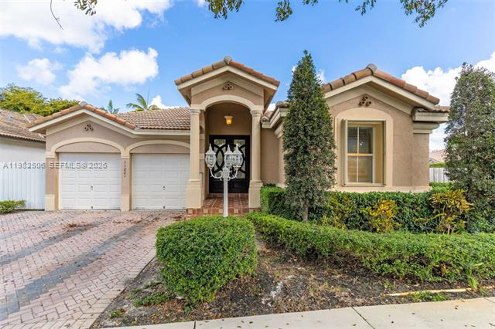 DORAL House: 11221 NW 48th Ter