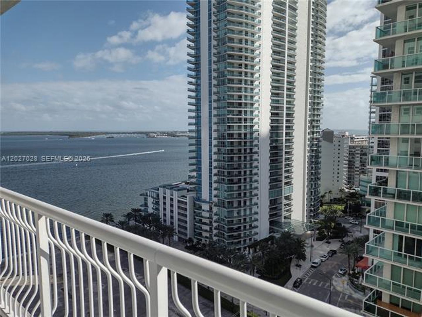 Miami Condo: 1200 Brickell Bay Dr # 2005