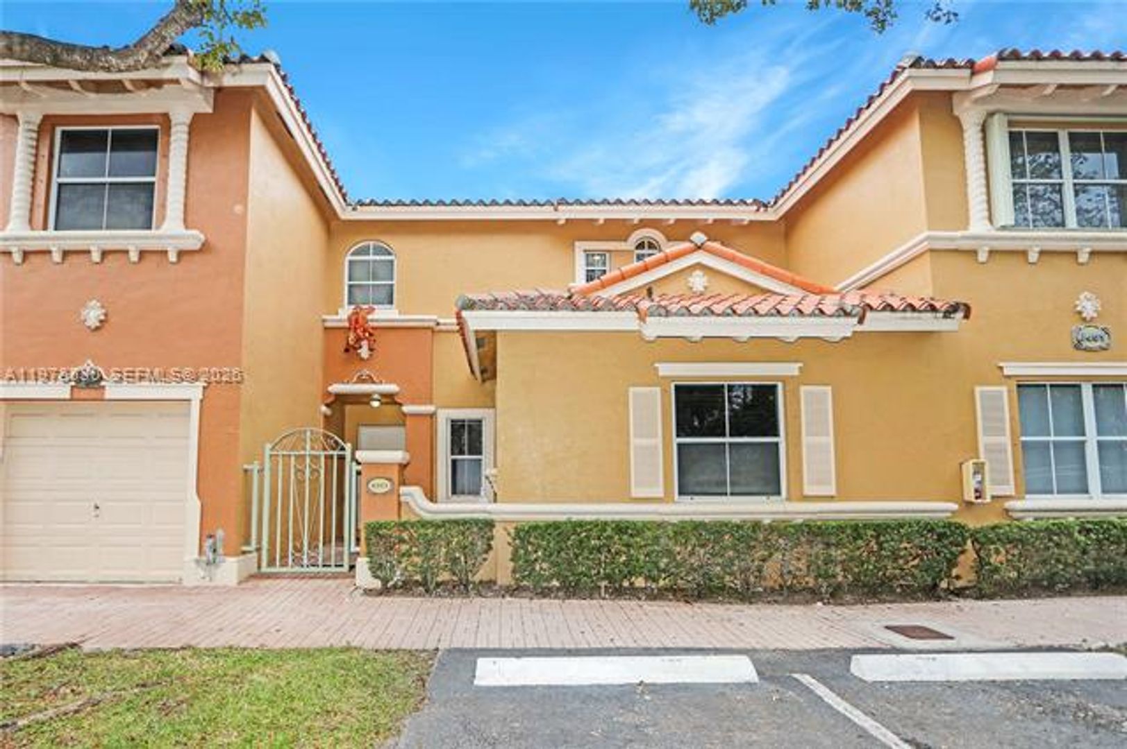MIAMI LAKES Townhome: 8451 NW 138th St th 2303