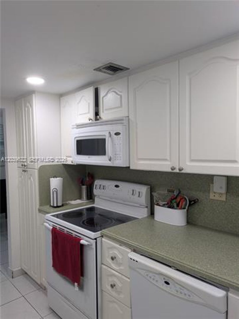 Hallandale Beach Condo: 1849 S Ocean Dr cu-1407