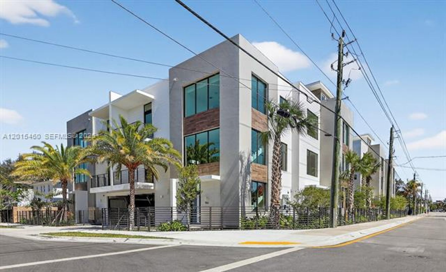 MIAMI Townhome: 515 NE 61st St