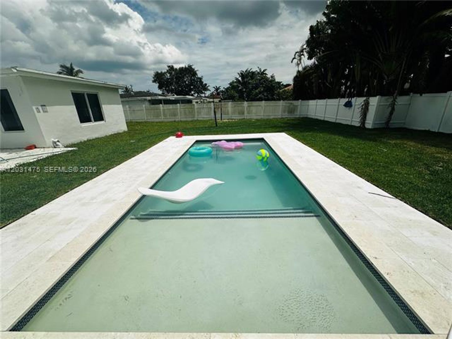 Miami House: 21230 NE 24th Ct