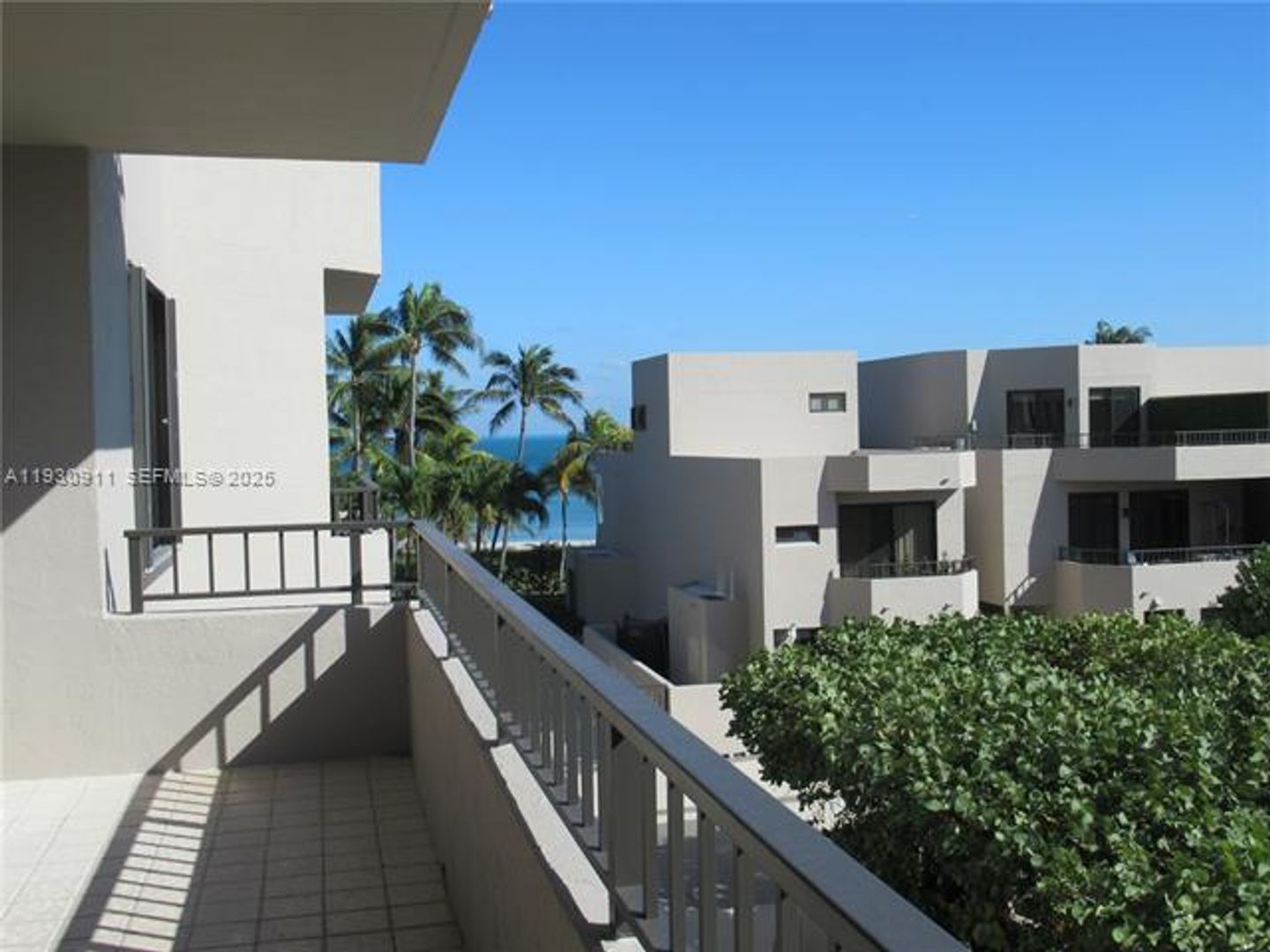 KEY BISCAYNE Apartment: 201 Crandon Blvd unit 341