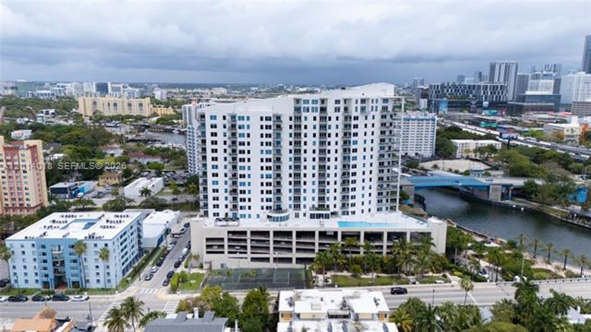 Miami Condo: 10 SW South River Dr # PHI01