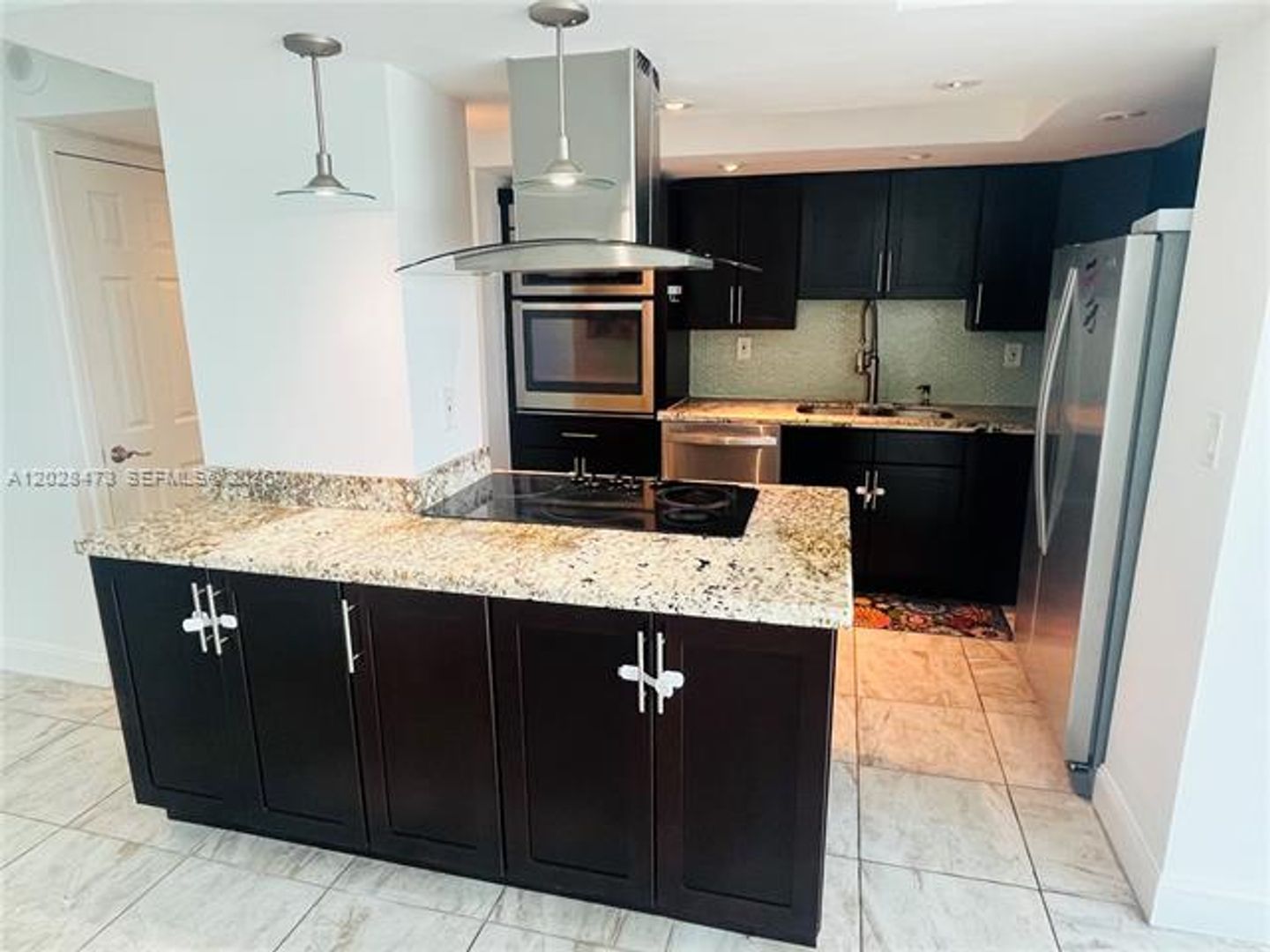 Miami Beach Condo: 2655 Collins Ave cu-602