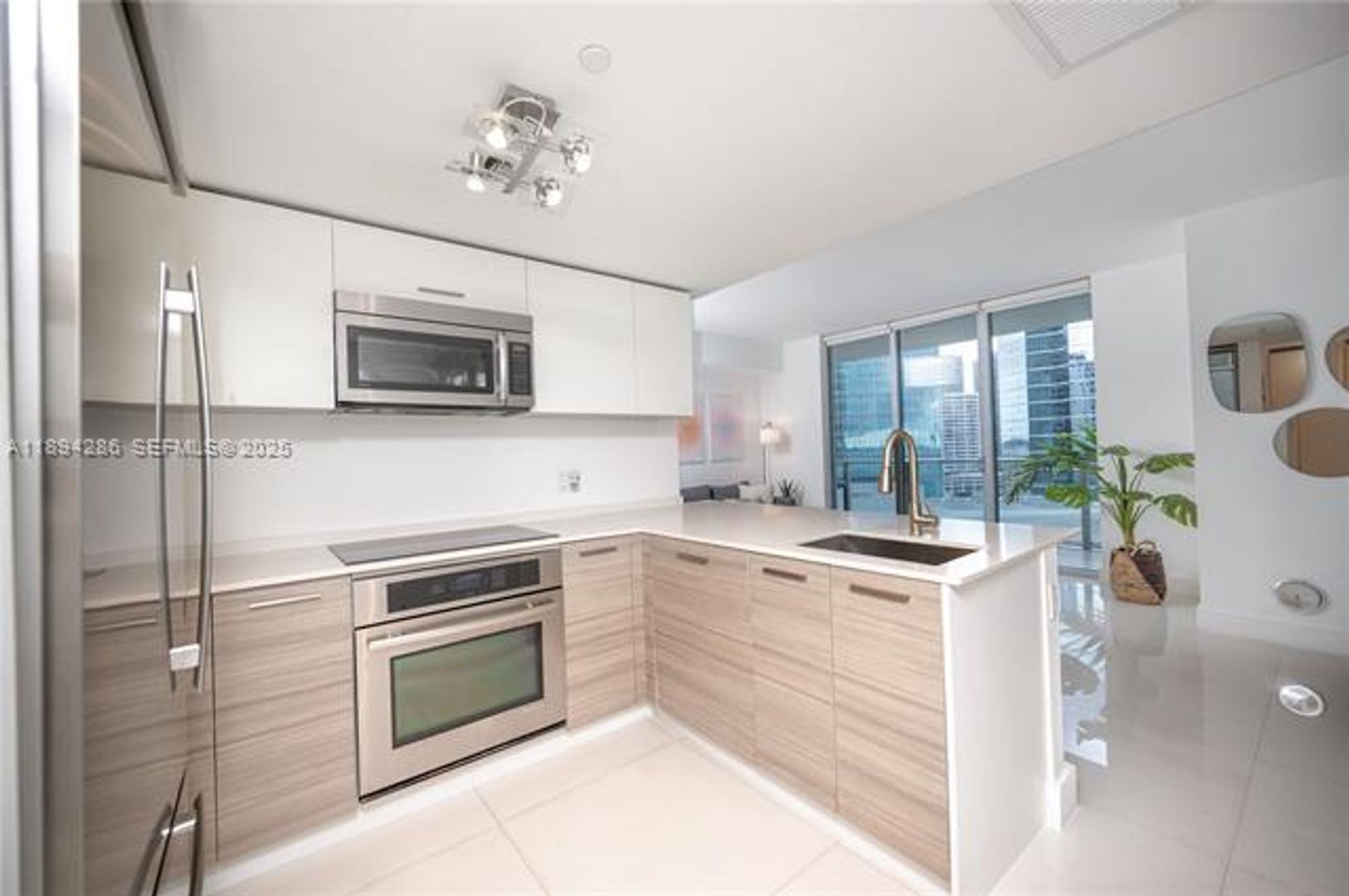 MIAMI Apartment: 1300 Brickell Bay Dr # 1601