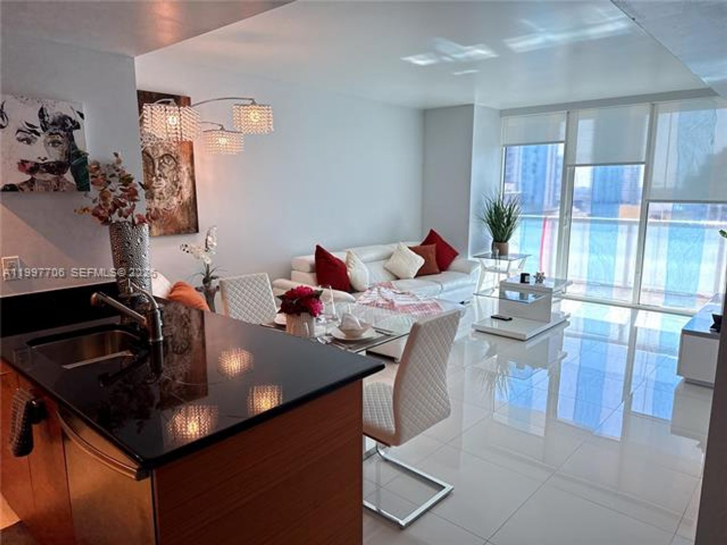 MIAMI Apartment: 50 Biscayne Blvd # 1907