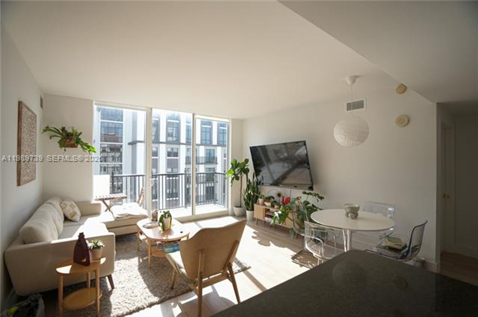 CORAL GABLES Apartment: 4100 Salzedo St # 916