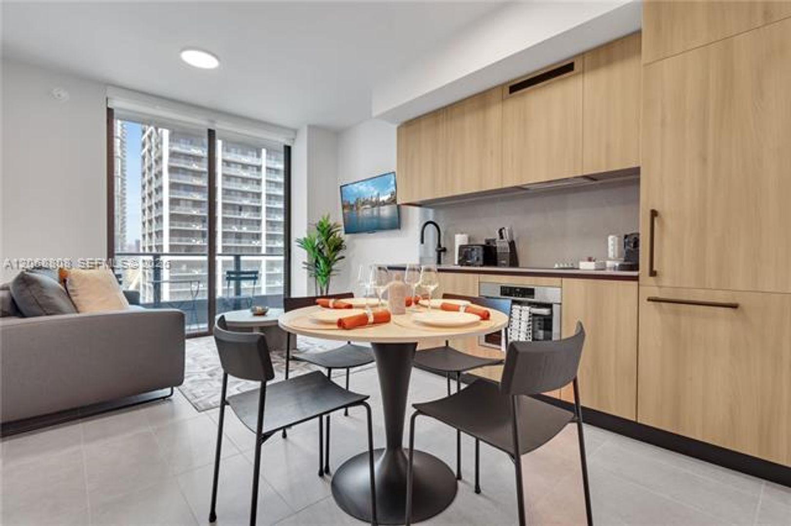 Miami Condo: 121 NE 5th St cu-2110