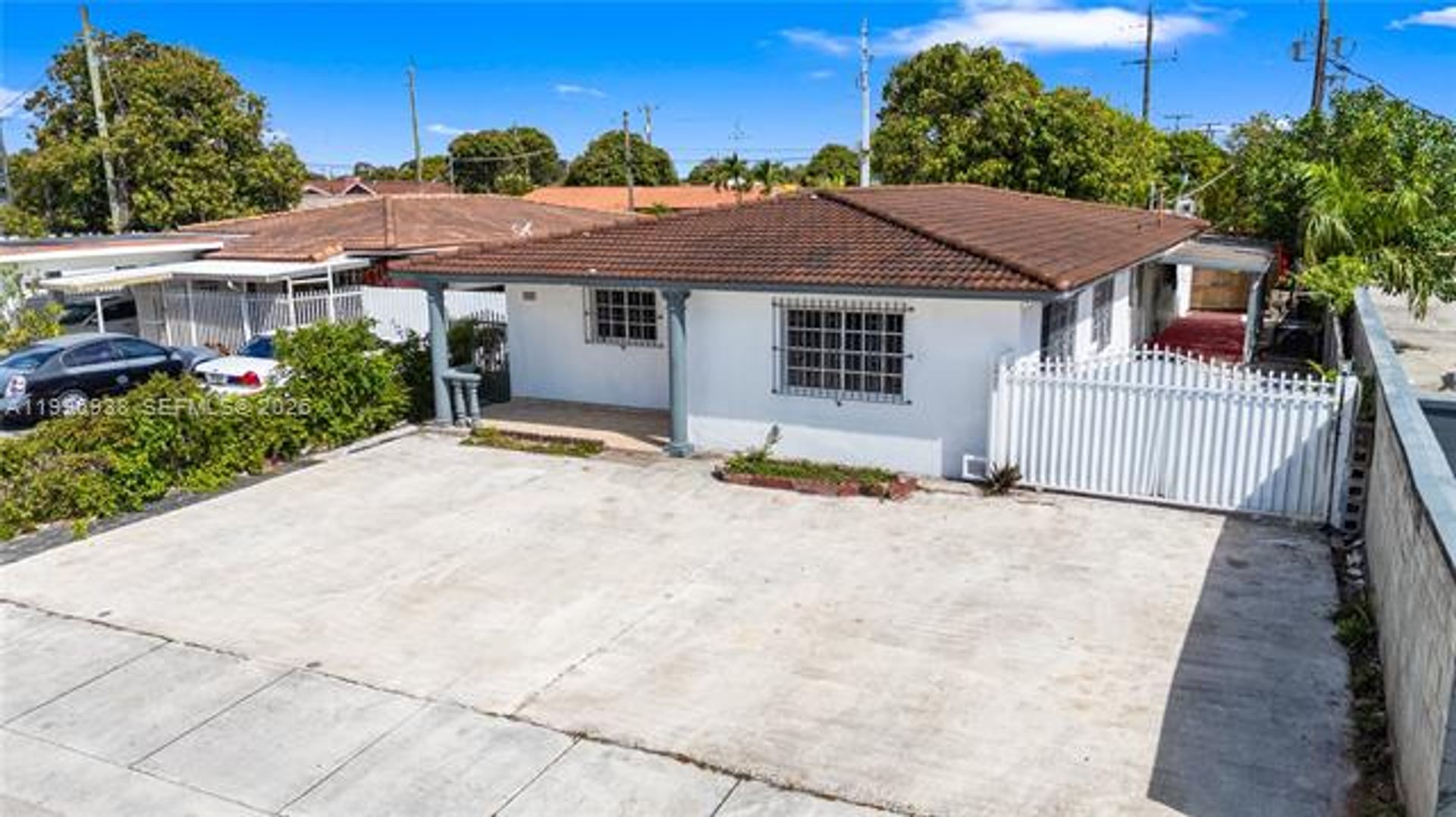 HIALEAH Apartment: 361 E 39th St # 1