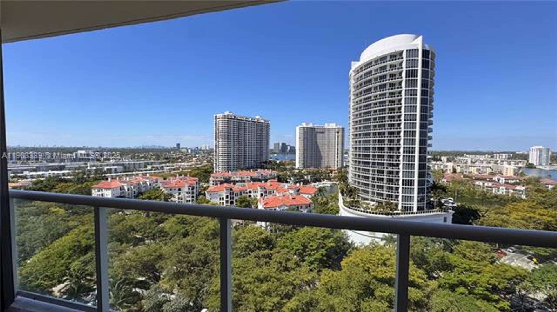 AVENTURA Apartment: 4000 Island Blvd unit 1703