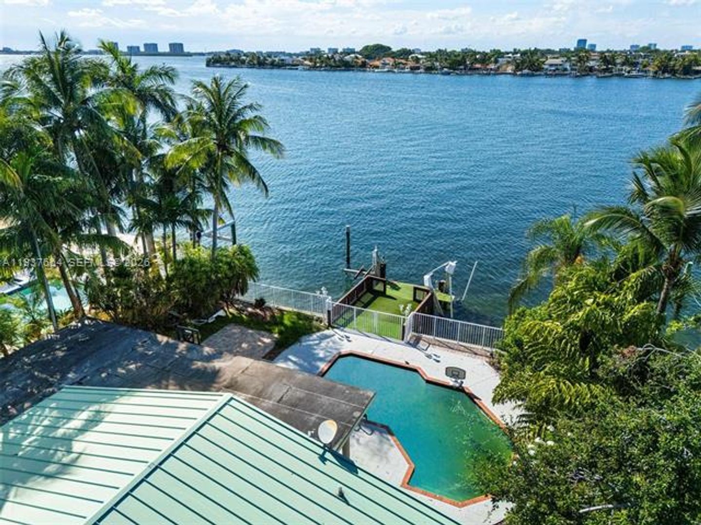 MIAMI BEACH House: 1375 N Biscayne Point Rd #0