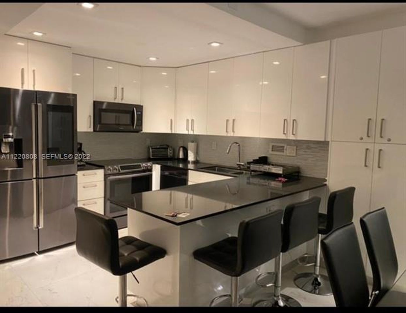Miami Beach Condo: 2301 Collins Ave CU-1503