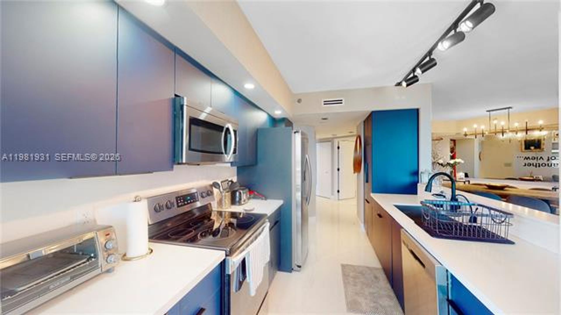 Aventura Condo: 1000 Island Blvd cu-2903