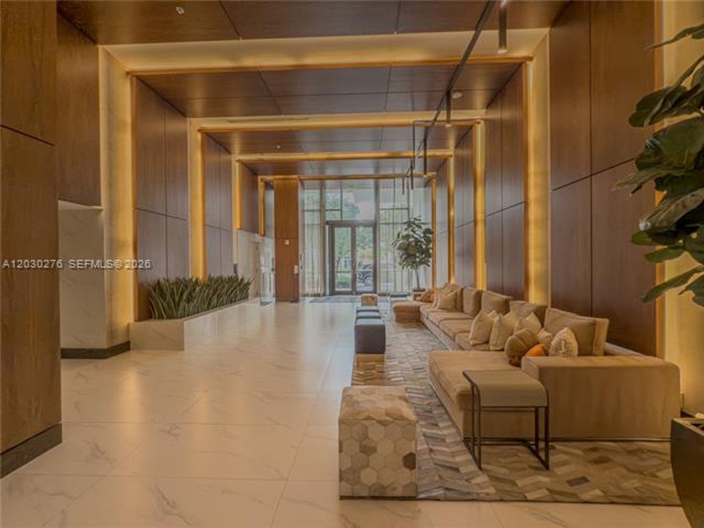 Aventura Condo: 2960 NE 207th St # 1104