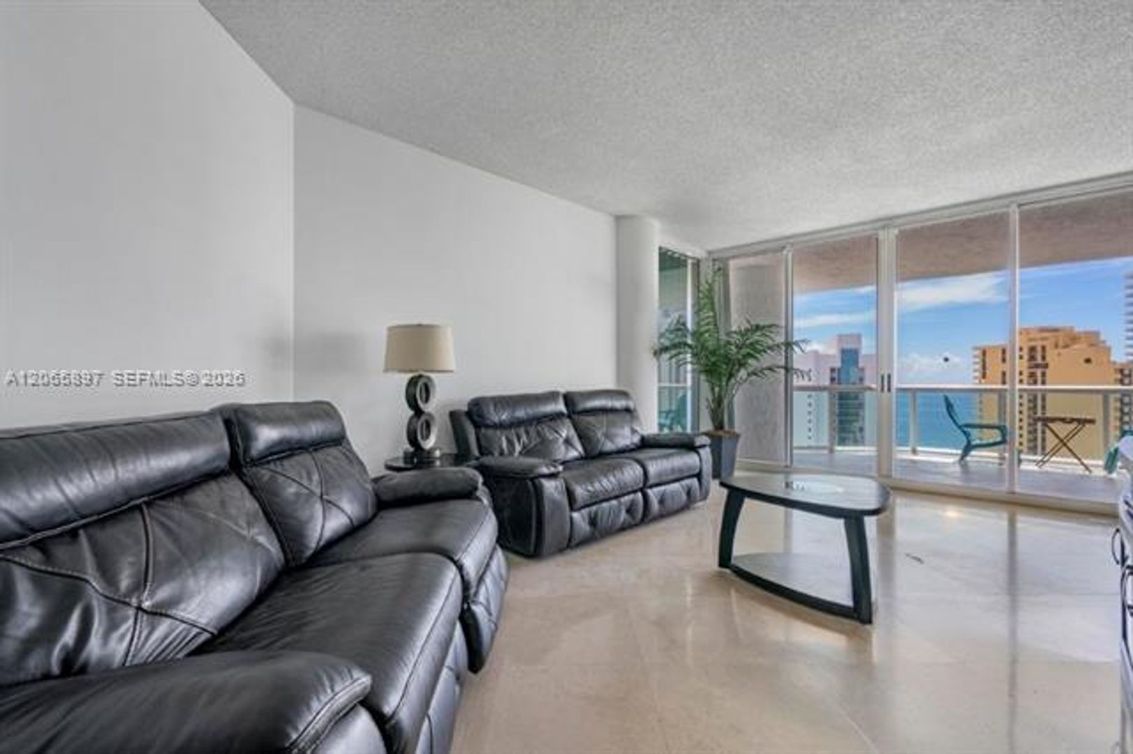 Sunny Isles Beach Condo: 16400 Collins Ave cu-2842